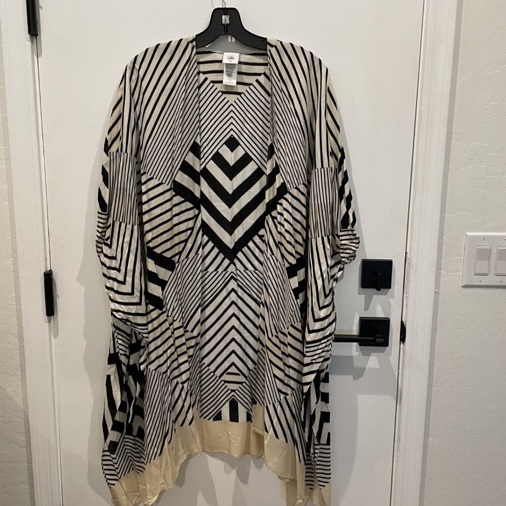 Cabi Unwind cover up geometric boho ruana, wrap, or kimono - One Size - Rtl $80 - Picture 4 of 7